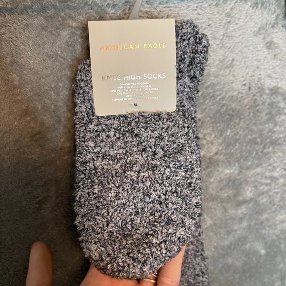 American Eagle Women Knee High Comfy Cozy Warm Fuzzy Socks One Size NWT - Picture 3 of 6